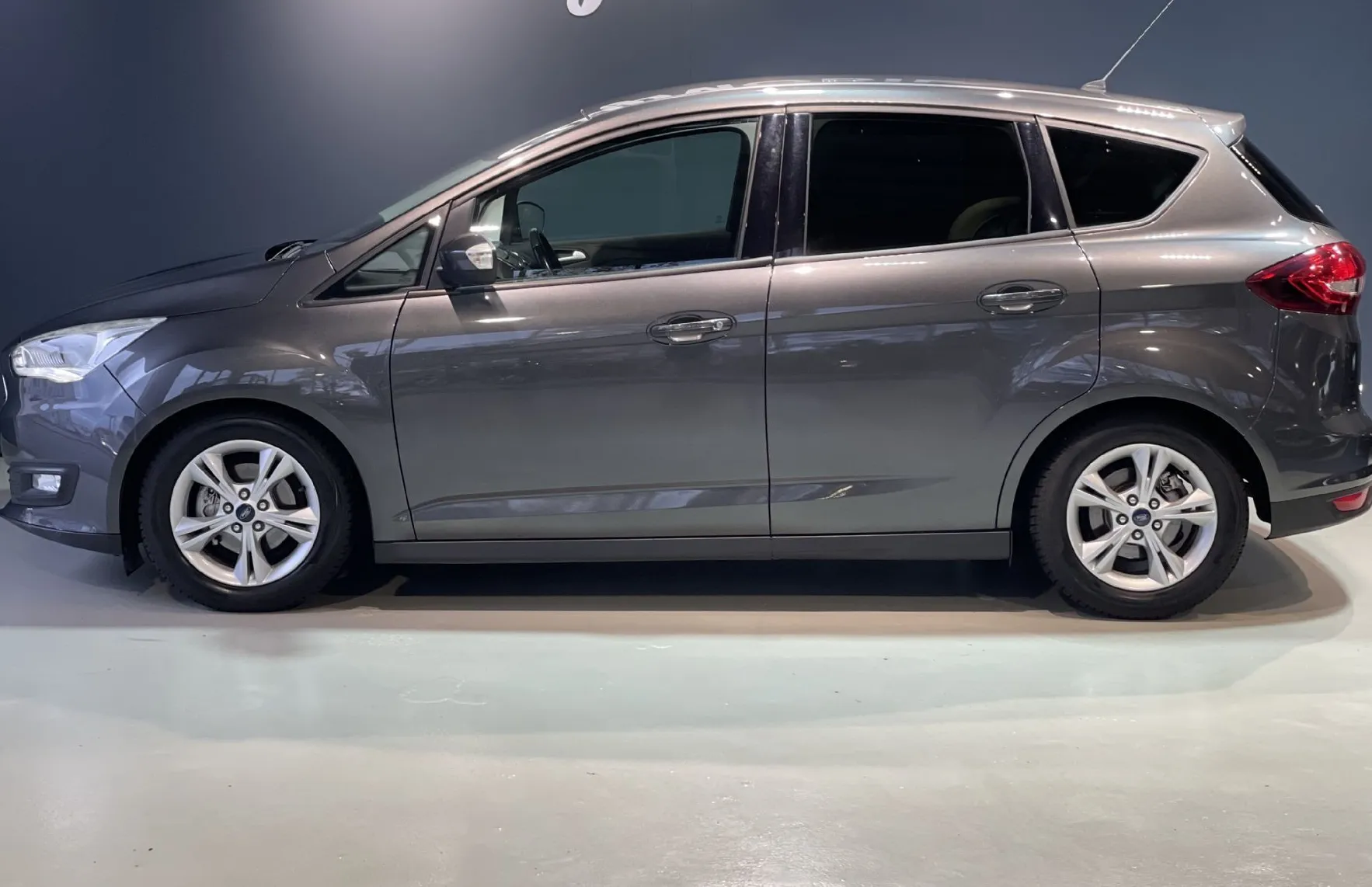 Zunanja slika - Ford C-MAX - 1.0 EcoBoost 92 kW Style-TEMPOMAT-PARKING SENZORJI - 4