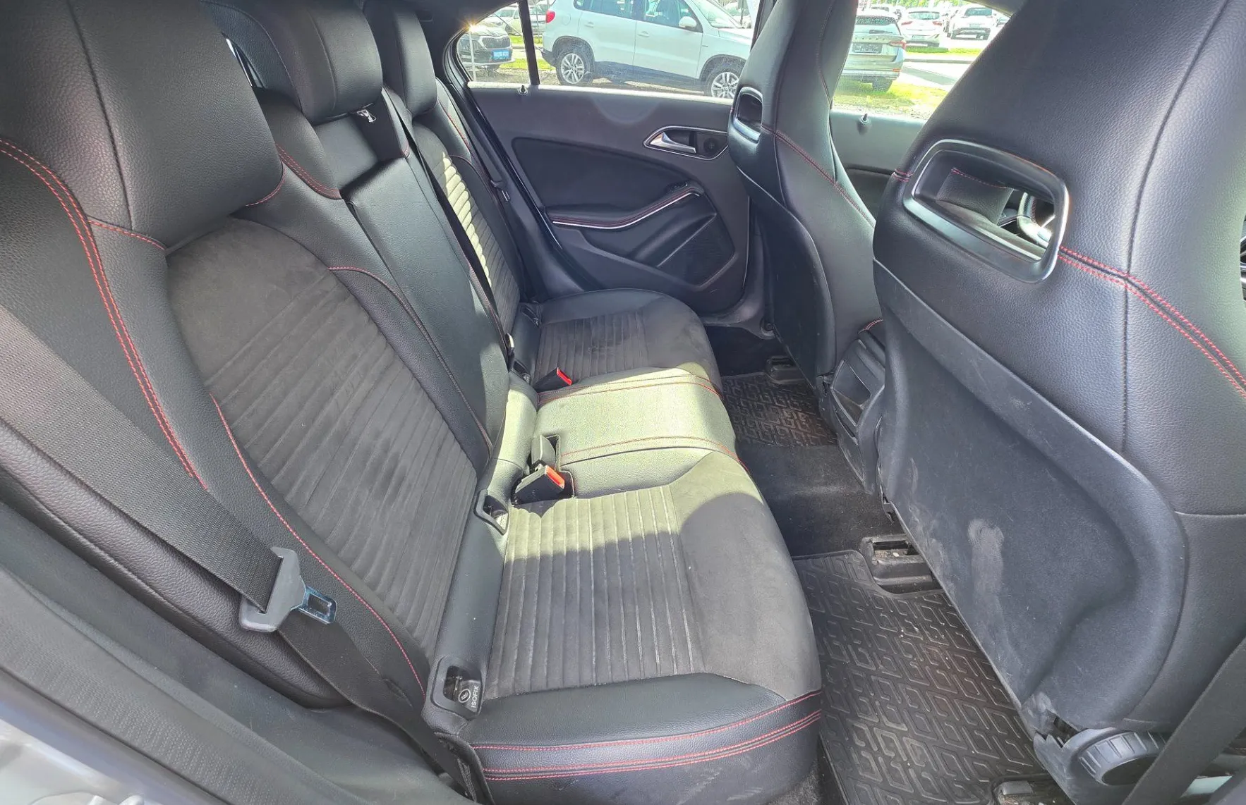 Zunanja slika - Mercedes-Benz A-Razred - A 180 AMG Line - HARMAN KARDON. NAVI - 12