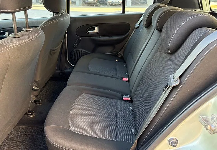 Zunanja slika - Renault Clio - 1.2 16V Storia Extreme - 11