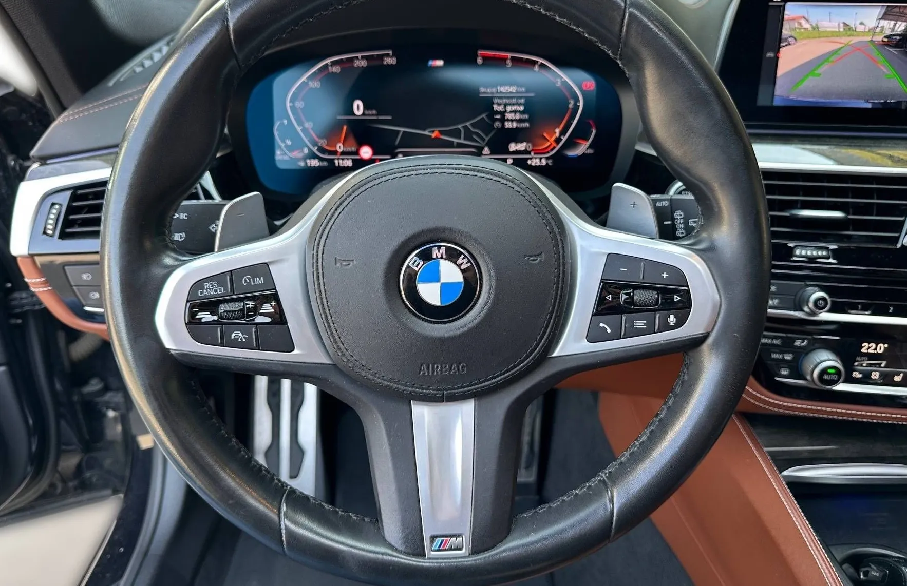 Zunanja slika - BMW Serija 5 - Touring: 530d M PAKET LED NAVI PDC KAMERA PANO RADAR TOP - 15
