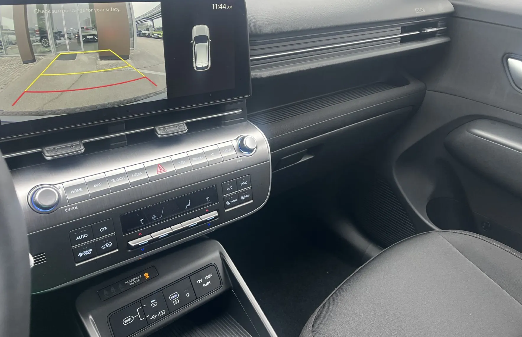 Zunanja slika - Hyundai Kona - Electric 48.6 kWh 99kW PREMIUM+ WINTER - 14