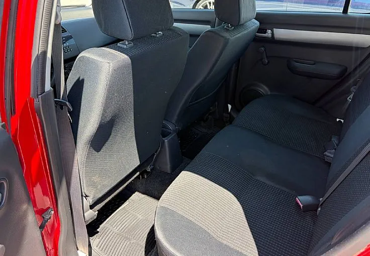 Zunanja slika - Suzuki Swift - 1.3 GLX ZELO LEPO OHRANJENO - 12