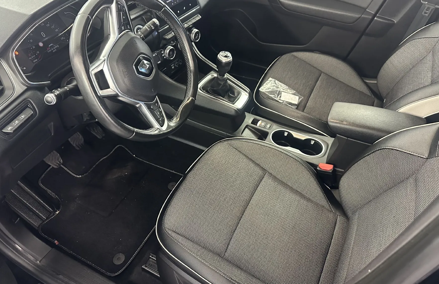 Zunanja slika - Renault Captur - TCe 130 Intens.TCe 130.USNJE.NAVI.96 KW.BENZIN - 14