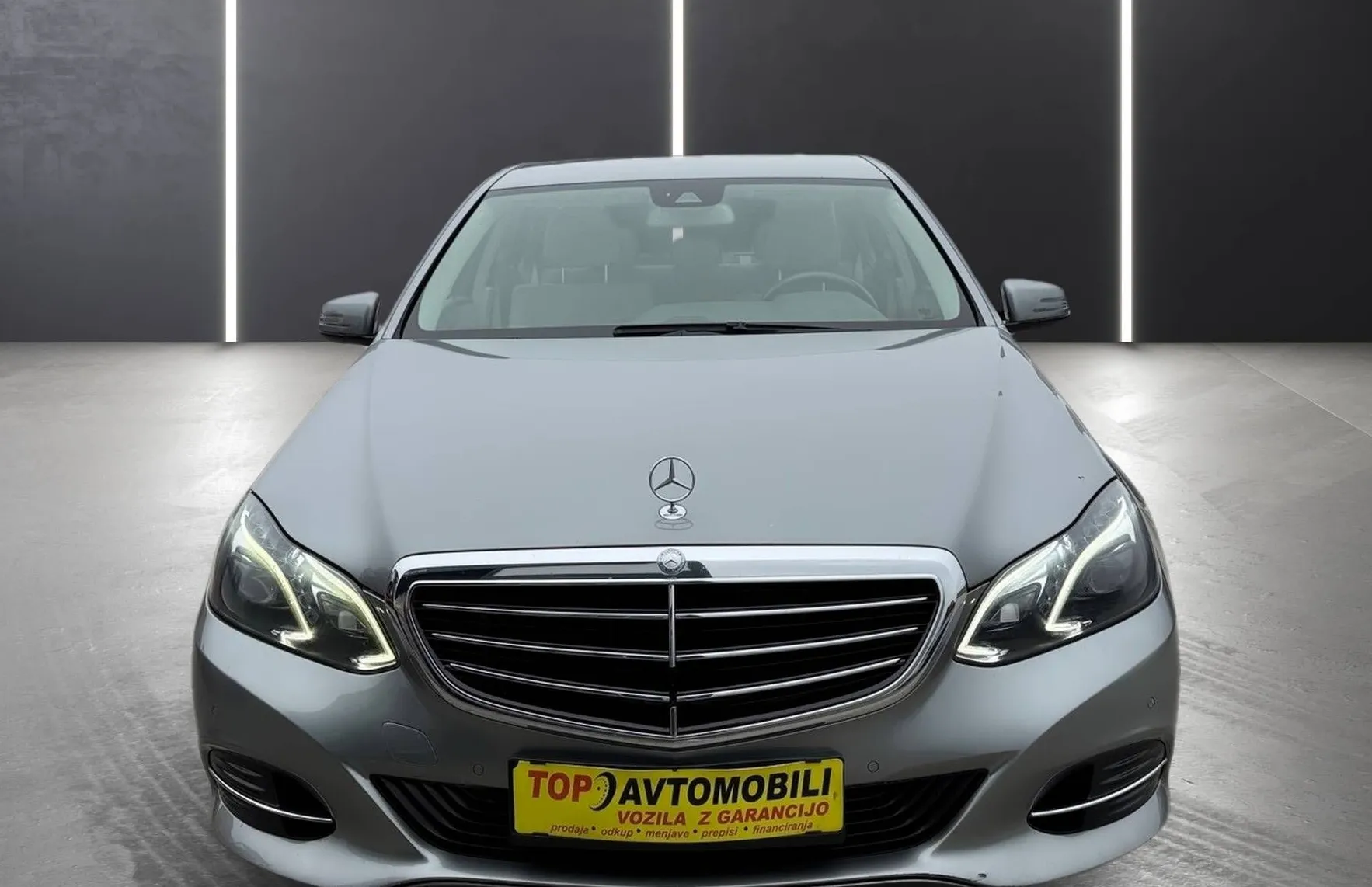 Zunanja slika - Mercedes-Benz E-Razred - E 220 CDI SLOVENSKI NAVIGACIJA TEMPOMAT PDC HI-FI - 9