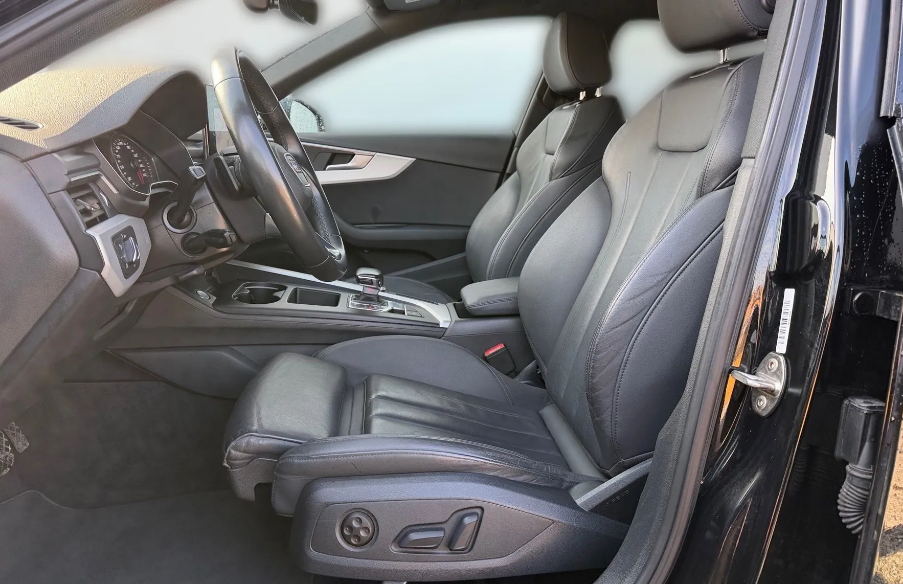 Zunanja slika - Audi A4 - 40 TDI S tronic advanced-Usnje-ACC-PDC-Navigacija. - 7