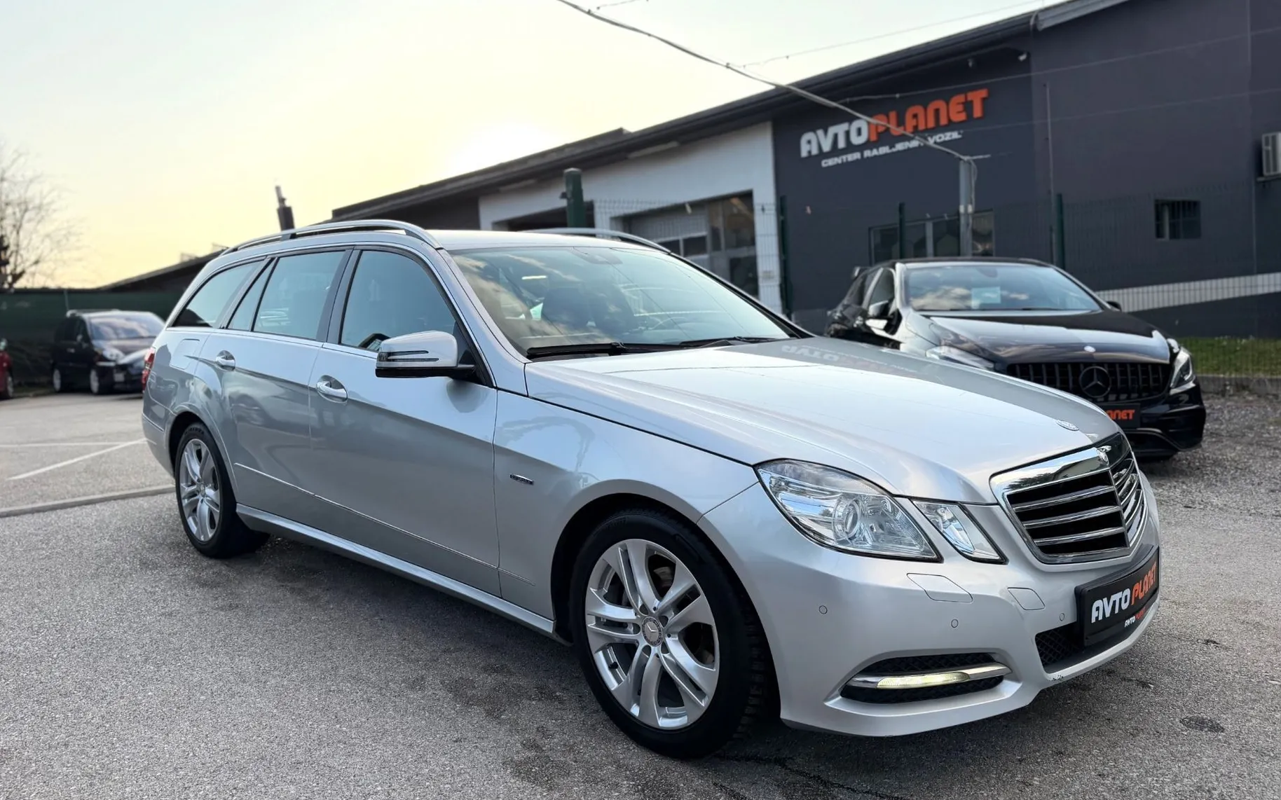 Zunanja slika - Mercedes-Benz E-Razred - E 200 CDI BlueEFFICIENCY AVANTGARDE AUT. NAVI - 5