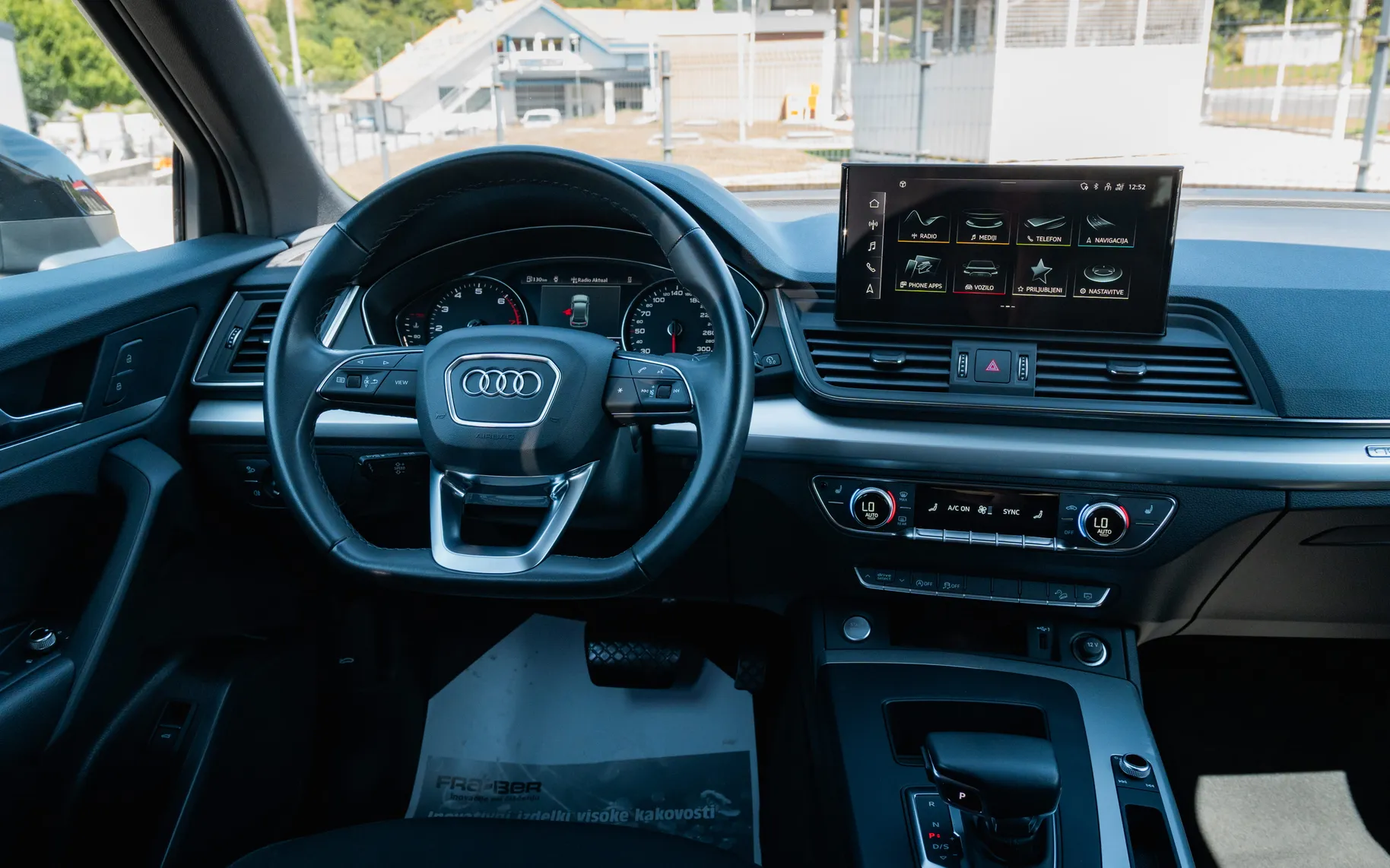 Notranja slika - Audi Q5 - quattro 40 TDI S tronic - 10