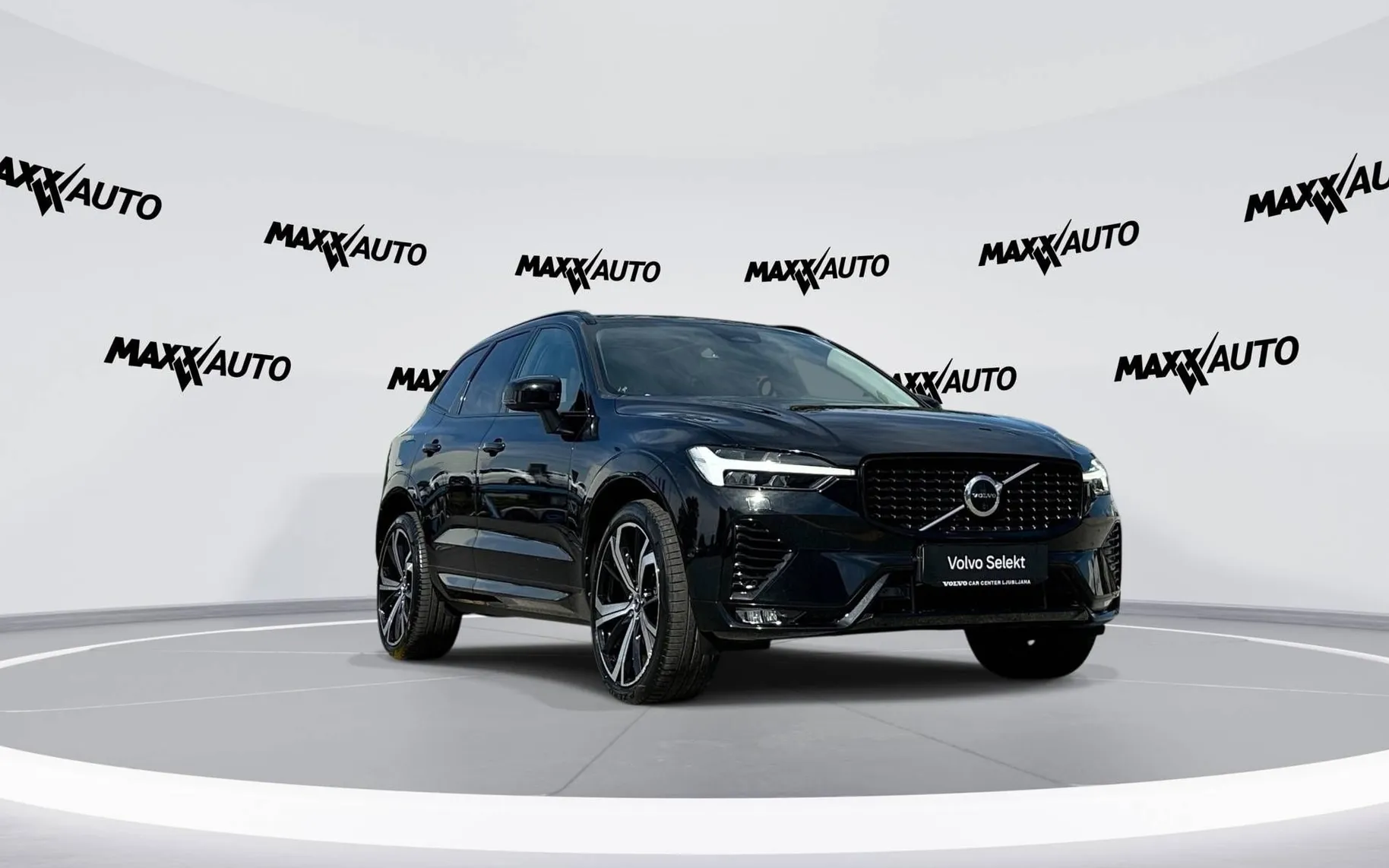 Zunanja slika - Volvo XC60 - B5 P AWD Plus Dark Avt. - 3