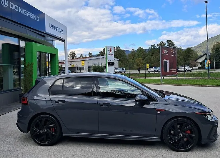 Zunanja slika - VW Golf - .2.0 TSI GTI 180KW  245  - samo 53100km - 4