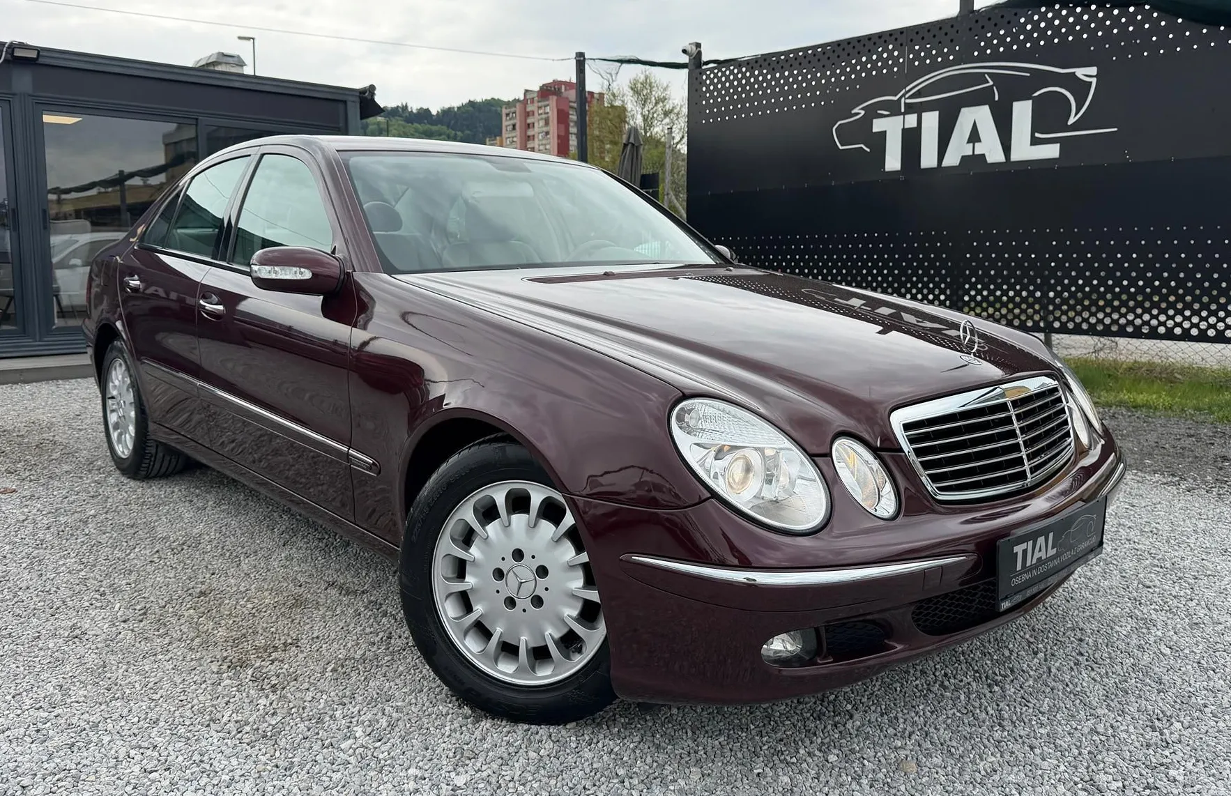 Zunanja slika - Mercedes-Benz E-Razred - E 280 CDI ELEGANCE-PREVOZENIH SAMO 64.000KM - 3
