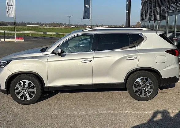 Zunanja slika - SsangYong Rexton - 2.2 XDi Limited 4WD NAVI.FULL LED....AKCIJA.... - 8