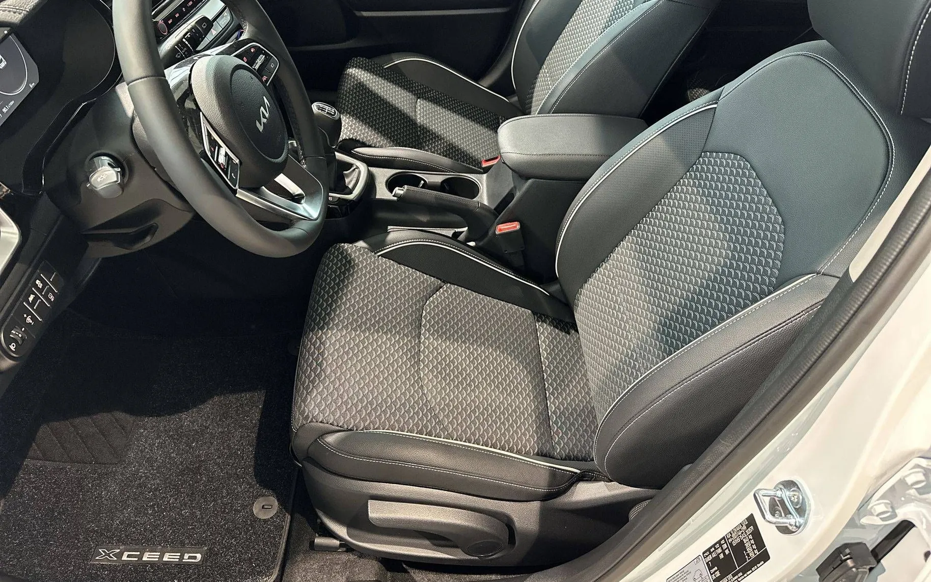 Notranja slika - KIA XCeed - 1.5 T-GDI EX Way MT - 13