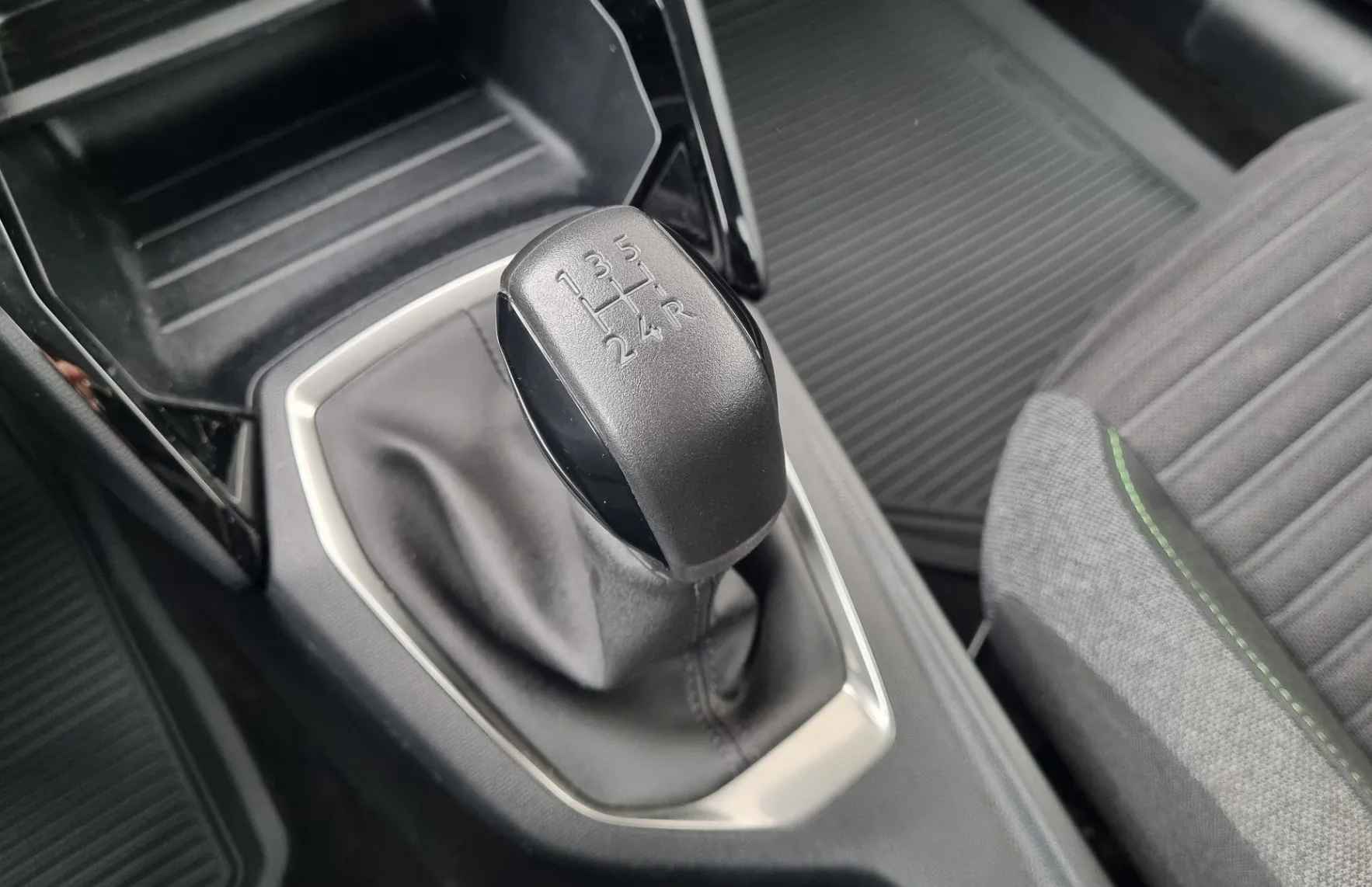 Zunanja slika - Peugeot 208 - 1.2 PureTech 75 Active - KOT NOVO - SAMO 25.027km - 16