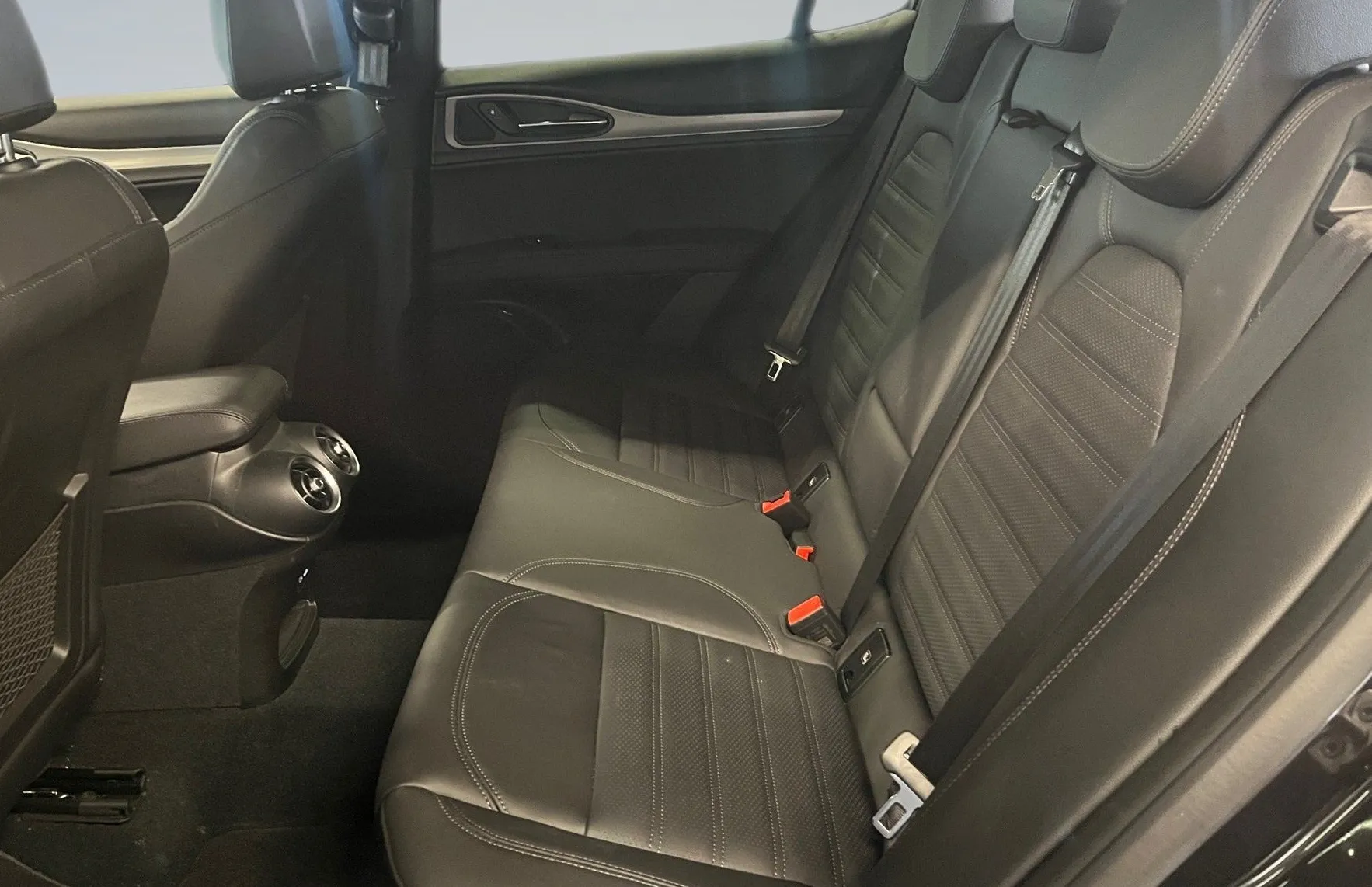 Zunanja slika - Alfa Romeo Stelvio - Q4 2.2 Multijet 210 Veloce Avt. - 11