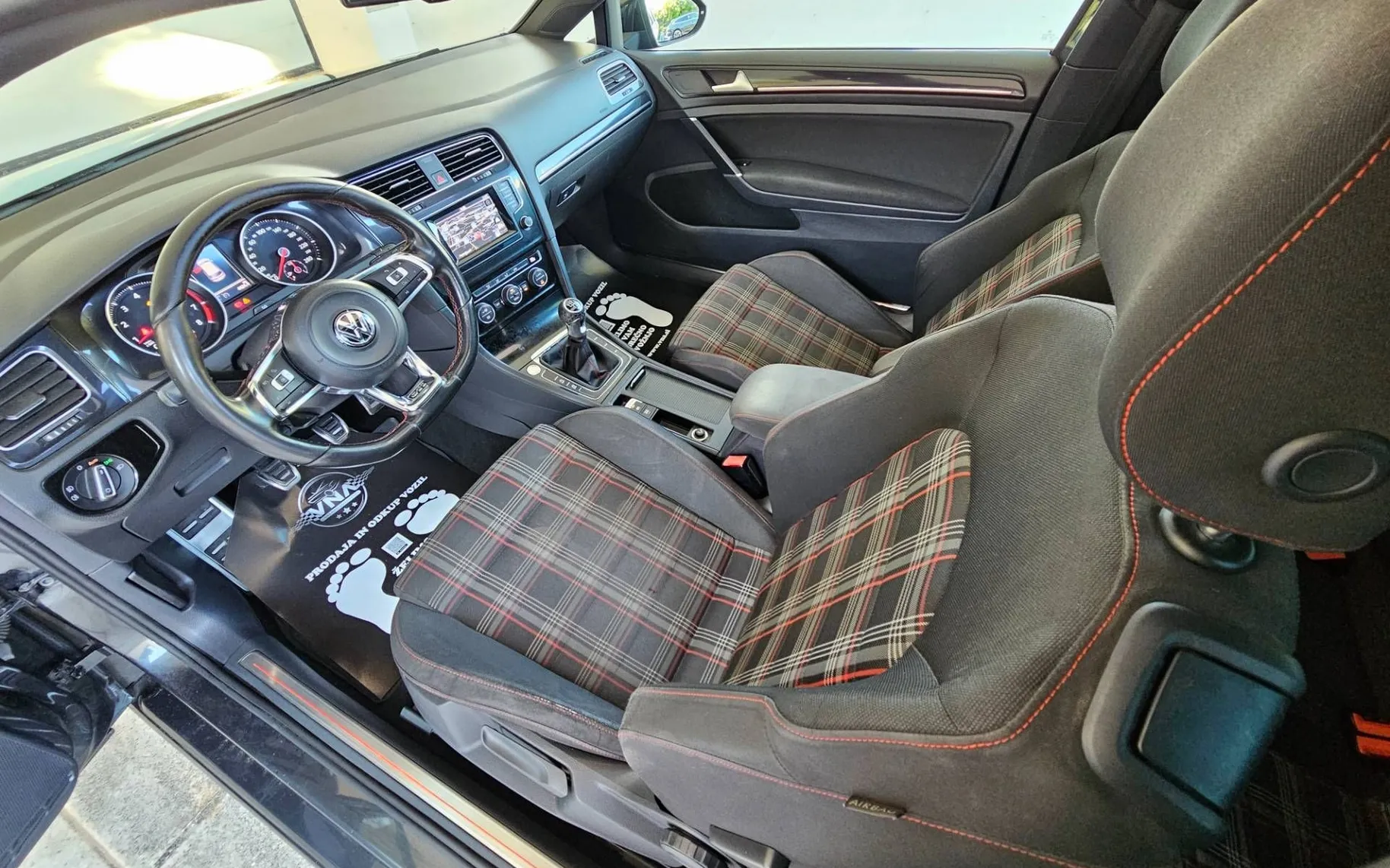 Notranja slika - Volkswagen Golf - 2.0 GTI |STAGE-3|AKRAPOVIC|R600|ECUTEK|EIBACH|A19| - 7