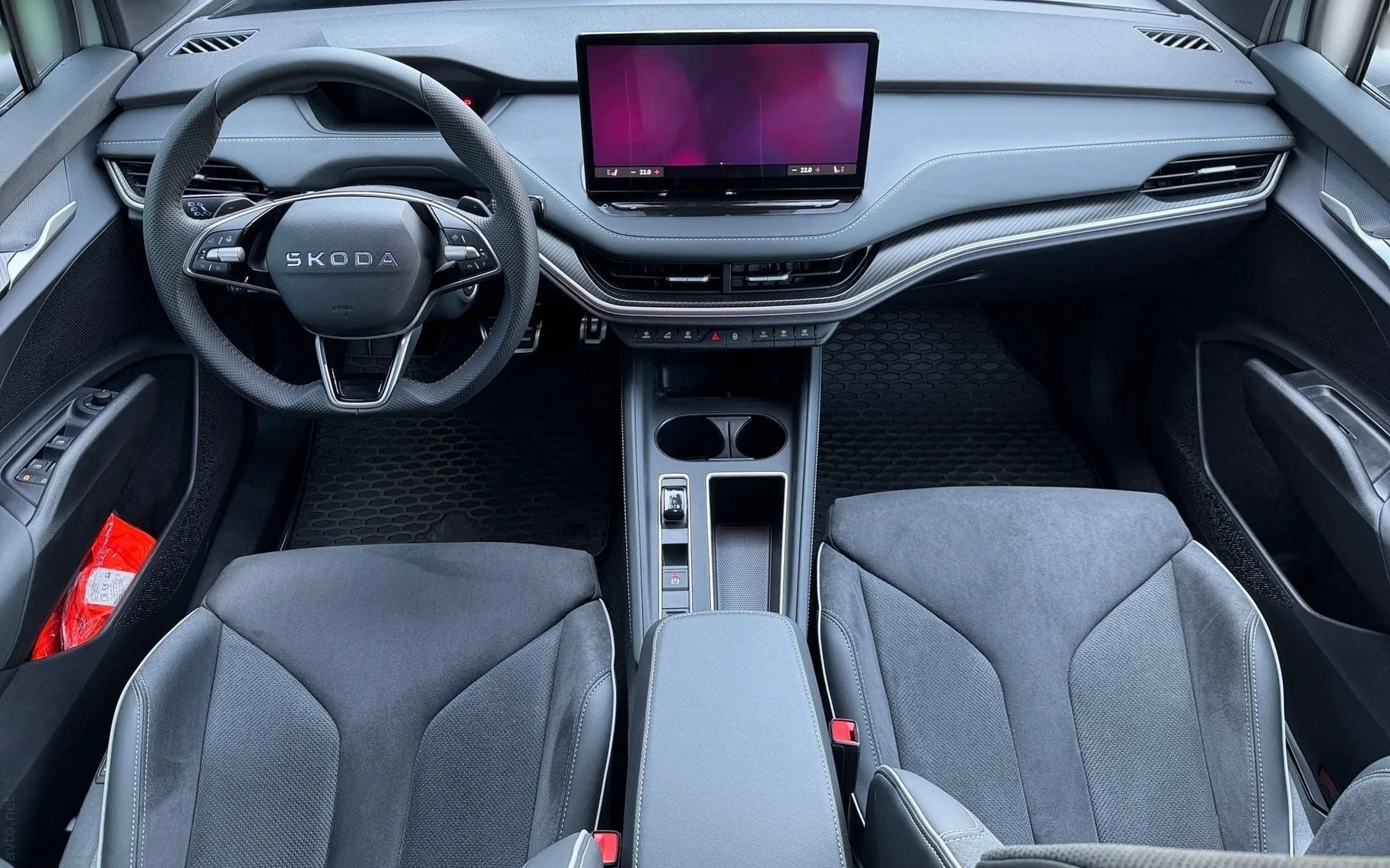 Notranja slika - Škoda Enyaq IV - SPORTLINE 85 - 10