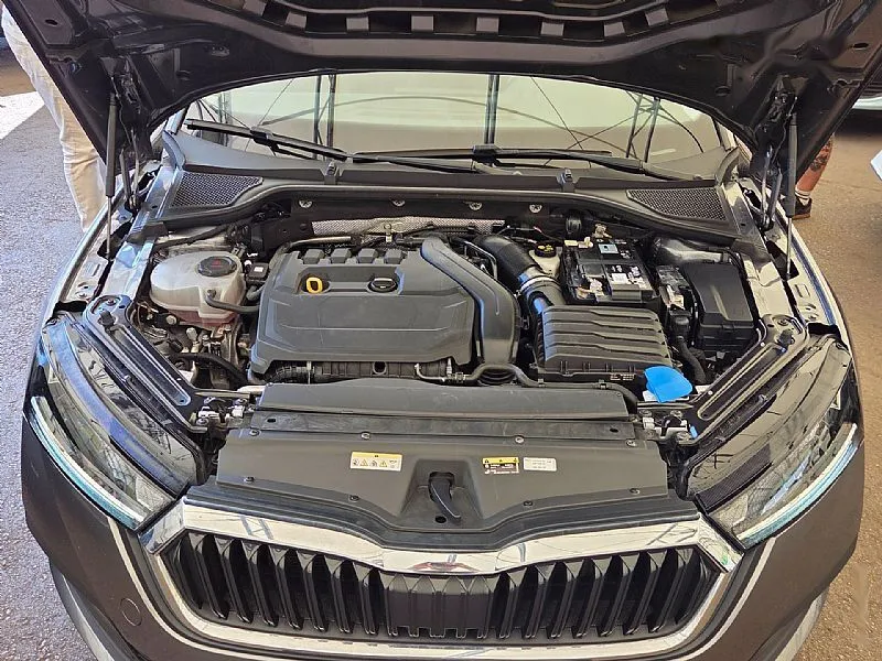 Zunanja slika - Škoda Octavia - Combi 1.5 eTSI 110Kw Style ACC DSG NAVI LED - 19
