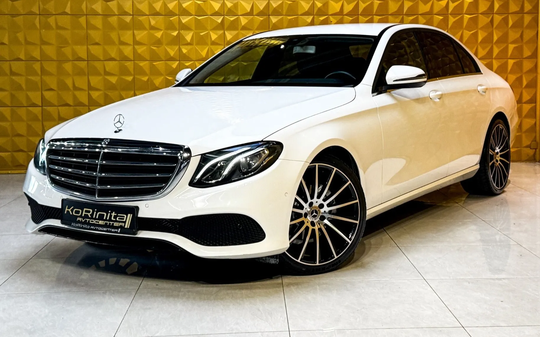 Zunanja slika - Mercedes-Benz E-Razred - E200d AUT. KLJUKA-KAMERA-GRETJE-NAVI-TEMP... - 5