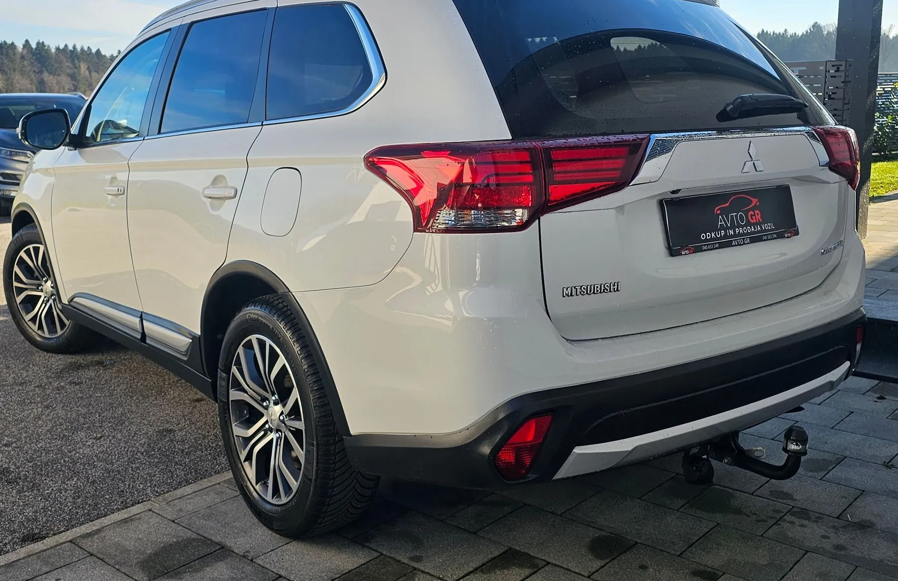 Zunanja slika - Mitsubishi Outlander - 2.2 DI-D 4WD INTENSE+4VT-.KLJUKA- LED-NAVI-PERLA B - 7