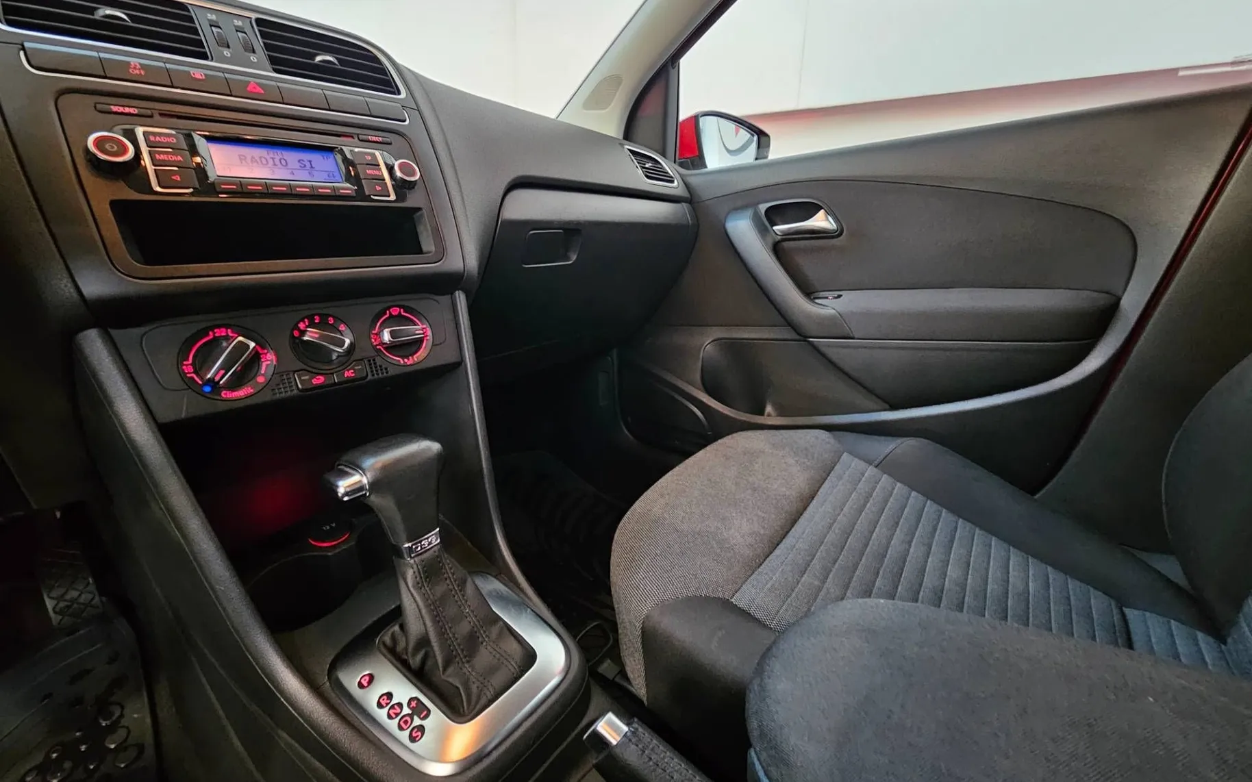 Notranja slika - Volkswagen Polo - 1.4 Comfortline DSG - 8