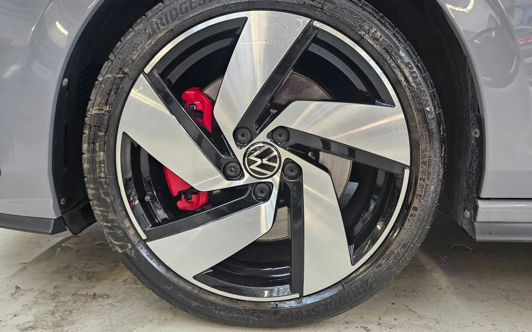 Notranja slika - Volkswagen Golf - 2.0 TSI GTI DSG SUPER PONUDBA - 11