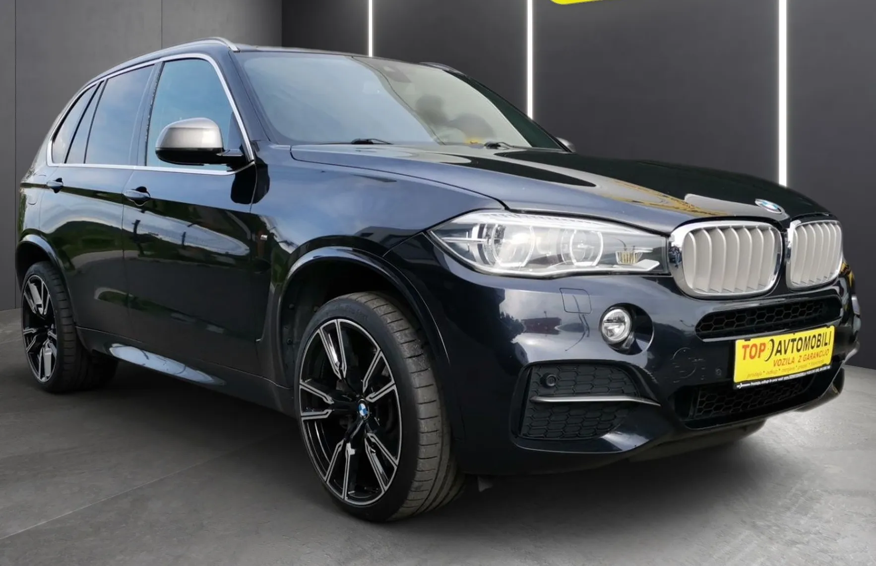 Zunanja slika - BMW X5 - serija : M50d FULL LED SOFT CLOSE HEAD-UP HARMAN KARDON KAM - 8
