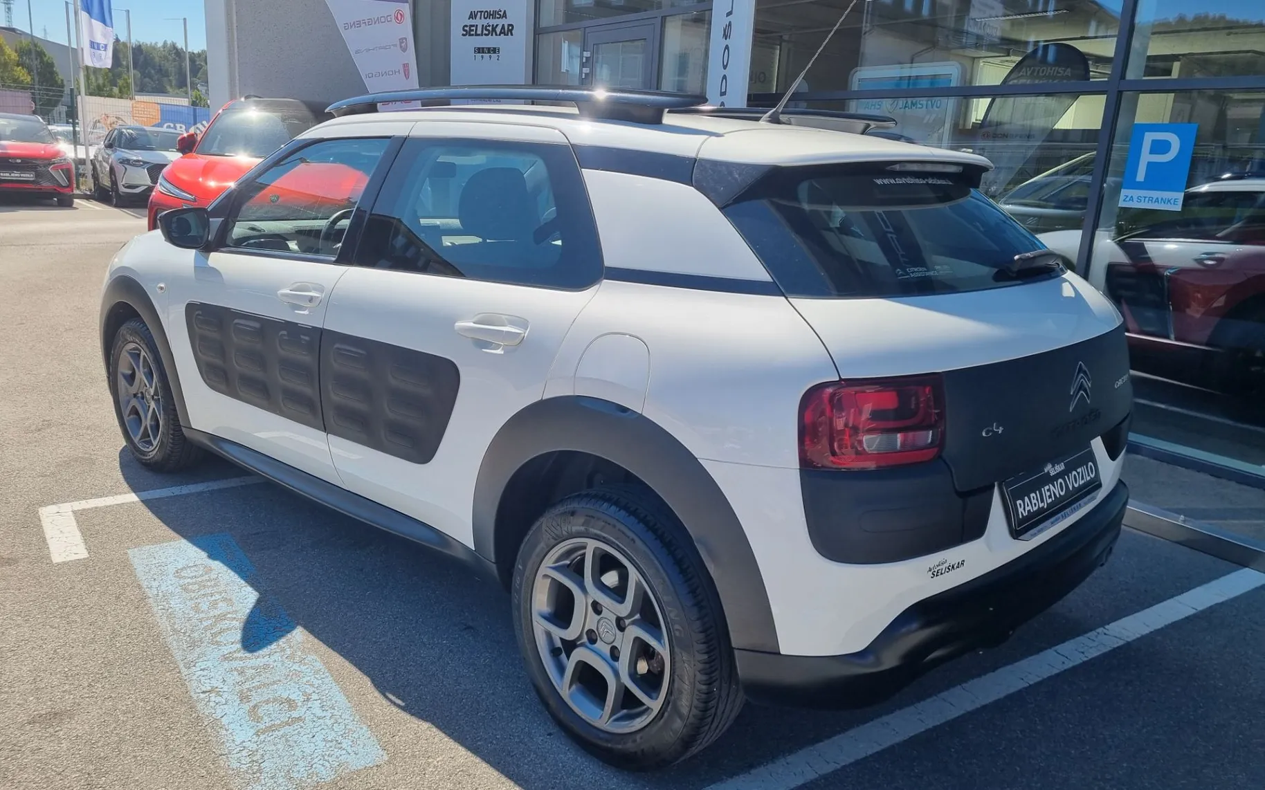 Zunanja slika - Citroën C4 - Cactus 1.6 HDi - SLOVENSKO POREKLO - POTRJENA SERVISNA - 5