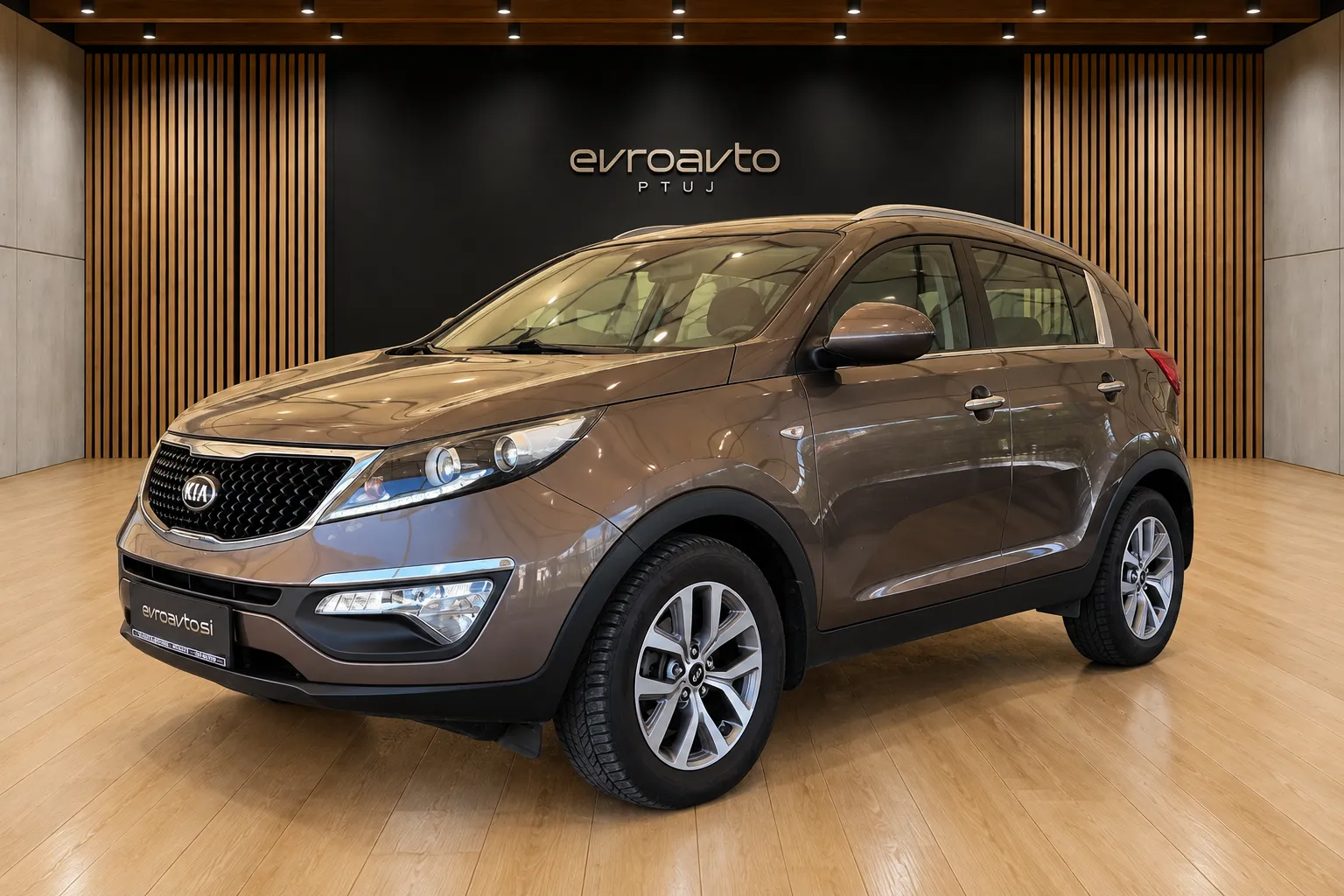 Notranja slika - KIA Sportage - 2WD 1.7 CRDi Brez pologa do 7 let-Slov.poreklo - 7