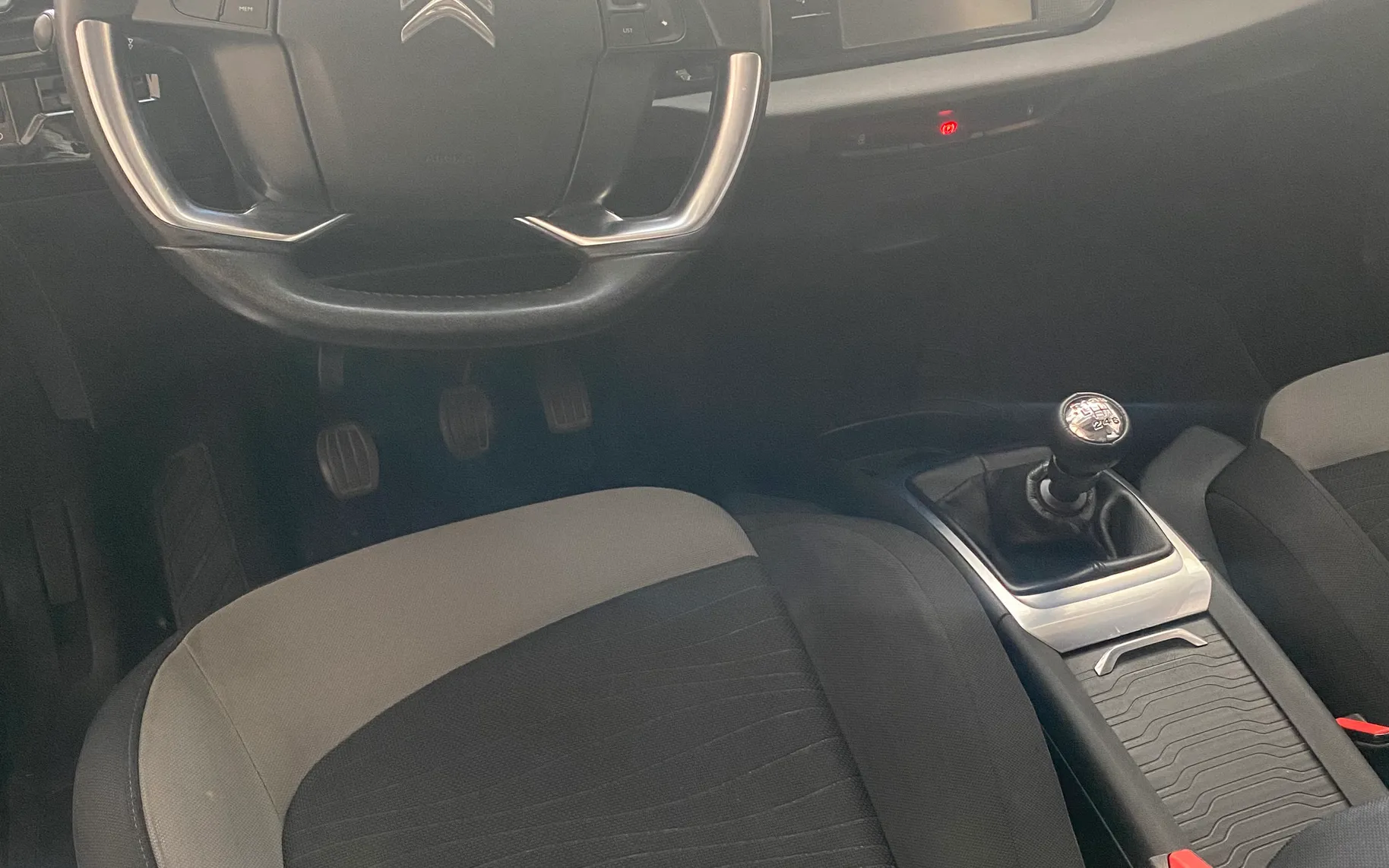 Notranja slika - Citroën C4 - Picasso 1,6 HDi Attraction - 6