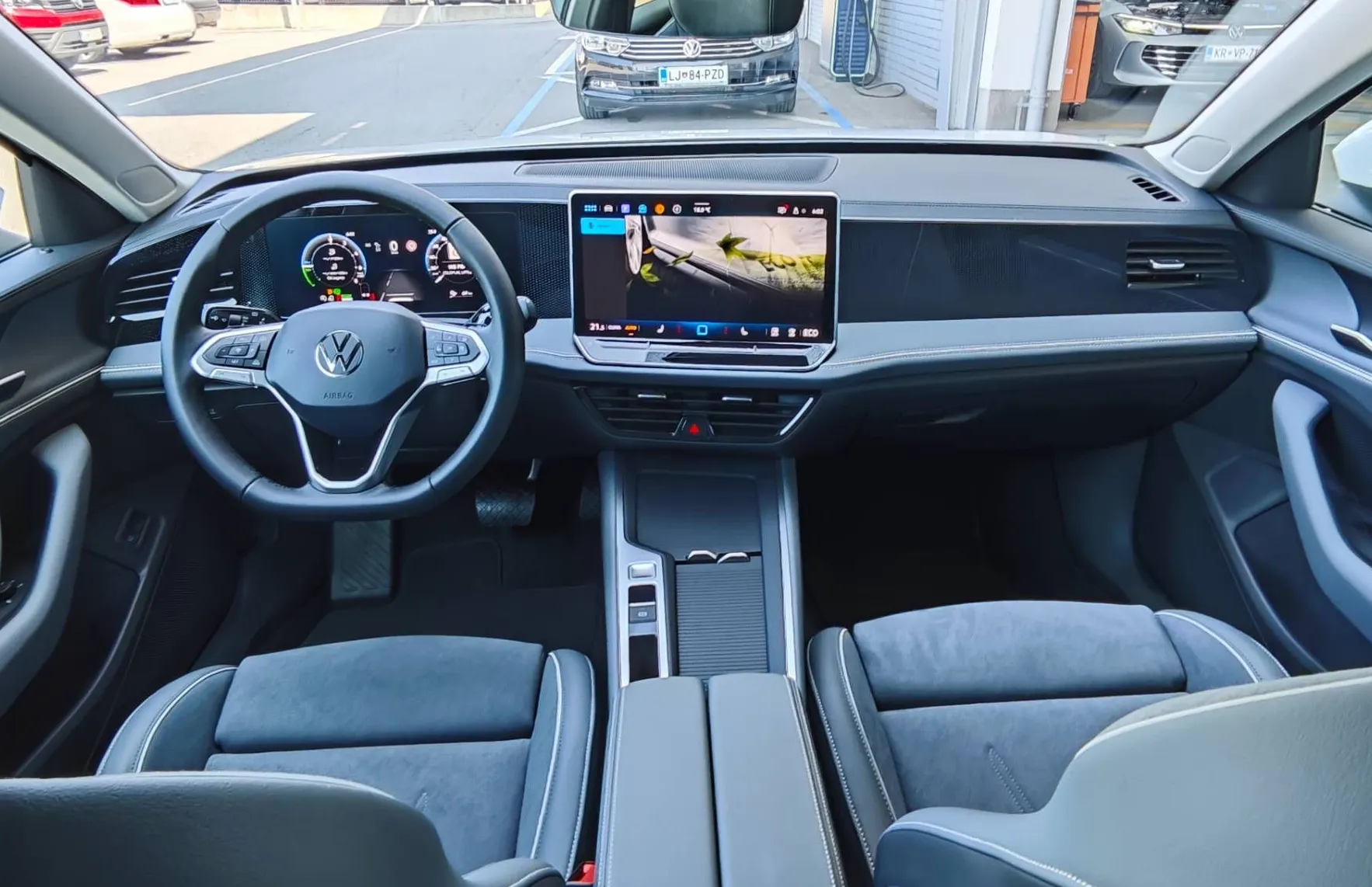 Zunanja slika - Volkswagen Passat - Variant 1.5 TSI eHybrid Business DSG 150kW... - 9