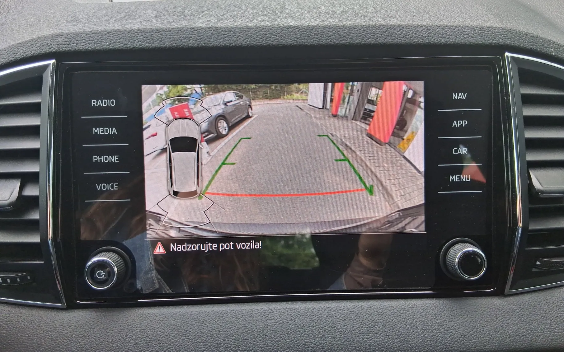 Zunanja slika - Škoda Karoq - Style 1.5 TSI 110kW DSG +NAVI+KAMERA+ACC - 13