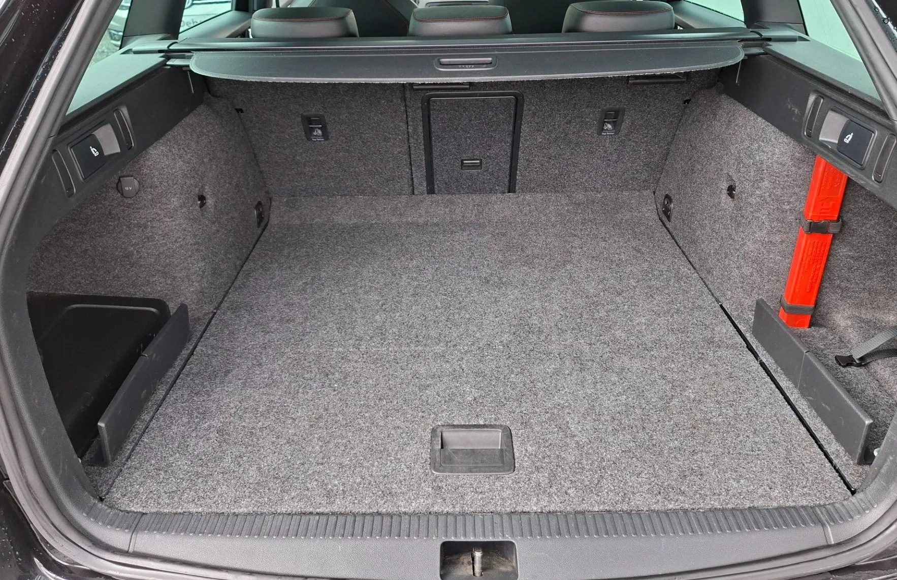 Zunanja slika - Škoda Octavia - Combi 4x4 2.0 TDI RS DSG - 10