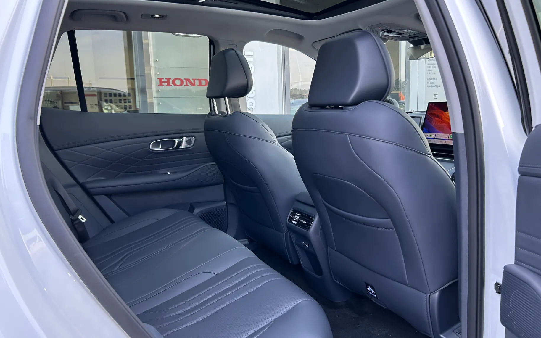 Zunanja slika - Geely StarRay - | MAX | LED DIGITAL ACC NAVI I TOP IAKCIJA 7.000 € - 7