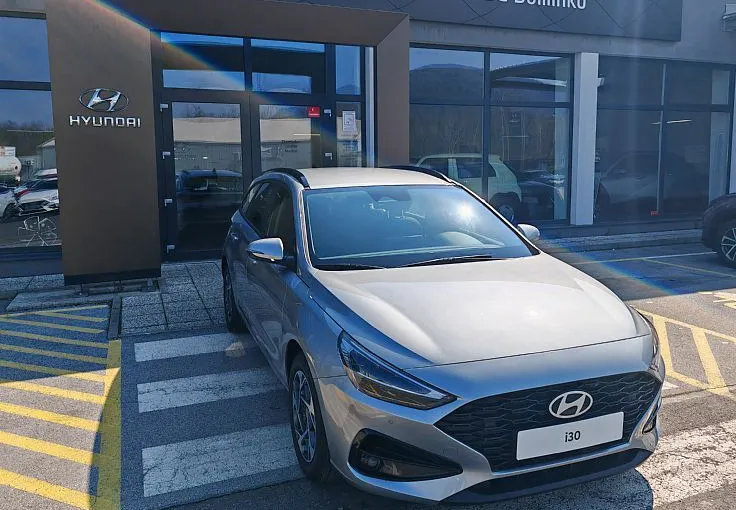 Zunanja slika - Hyundai i30 Wagon - 1.6 FL II. STYLE   16. WINTER. RAC. pass.height. - 1