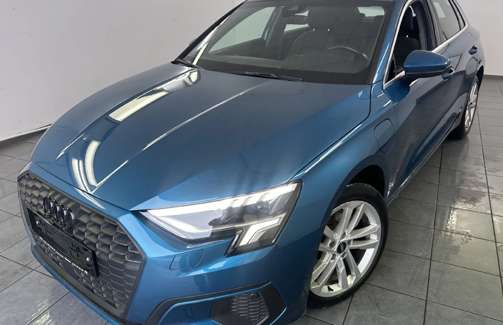 Zunanja slika - Audi A3 - 40 TFSI e Business Stronic 150kW.KAMERA.LED.BENCIN - 1