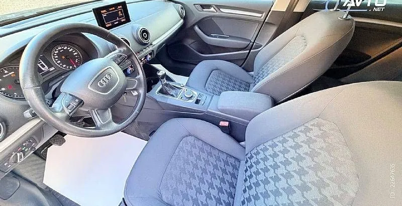 Notranja slika - Audi A3 - Limuzina 1.6 TDI clean diesel Ambiente - 7