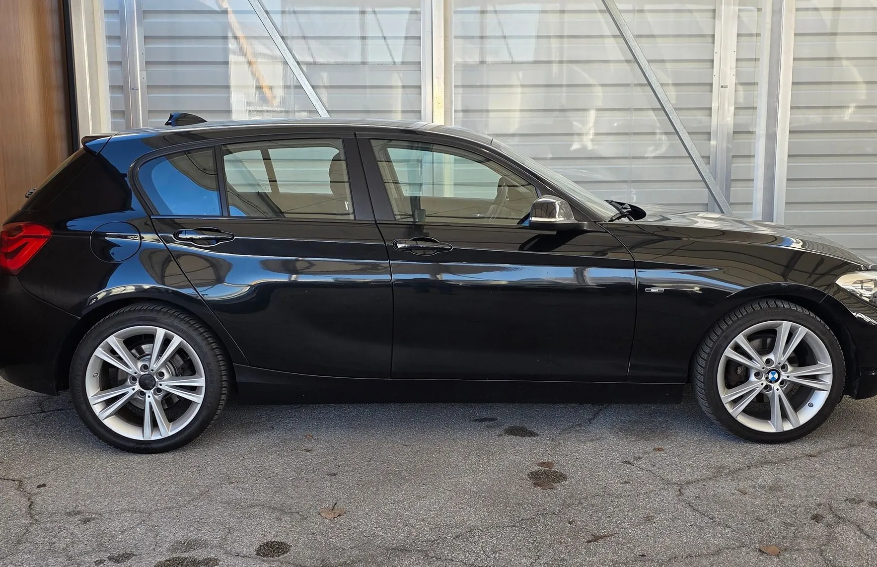 Zunanja slika - BMW Serija 1 - : 118d Sport - LED - TEMP. - GR. SED. - NAVIGACIJA - 5