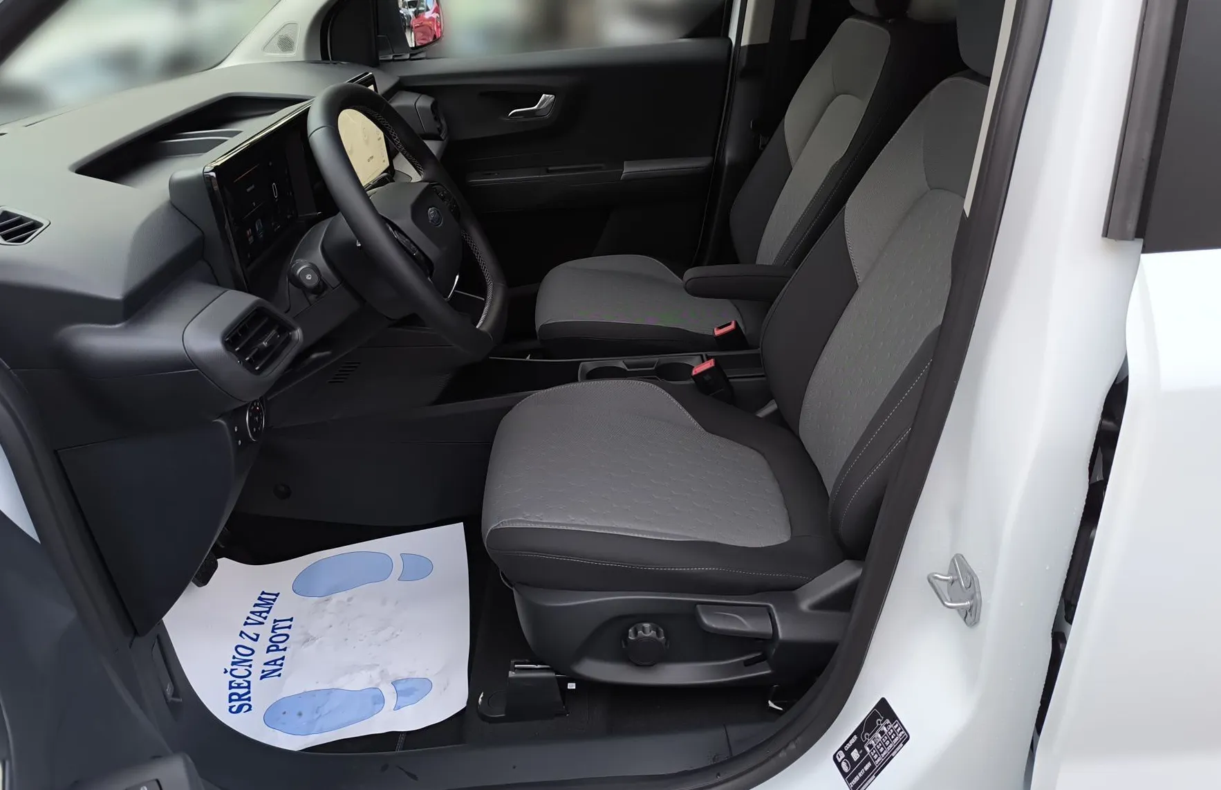 Zunanja slika - Ford Tourneo - Courier E- TITANIUM 136 KM 46kWh - 9