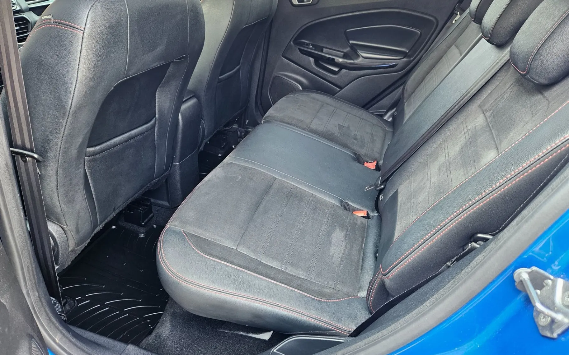 Notranja slika - Ford Ecosport - 1.0 EcoBoost ST-Line S S - 12