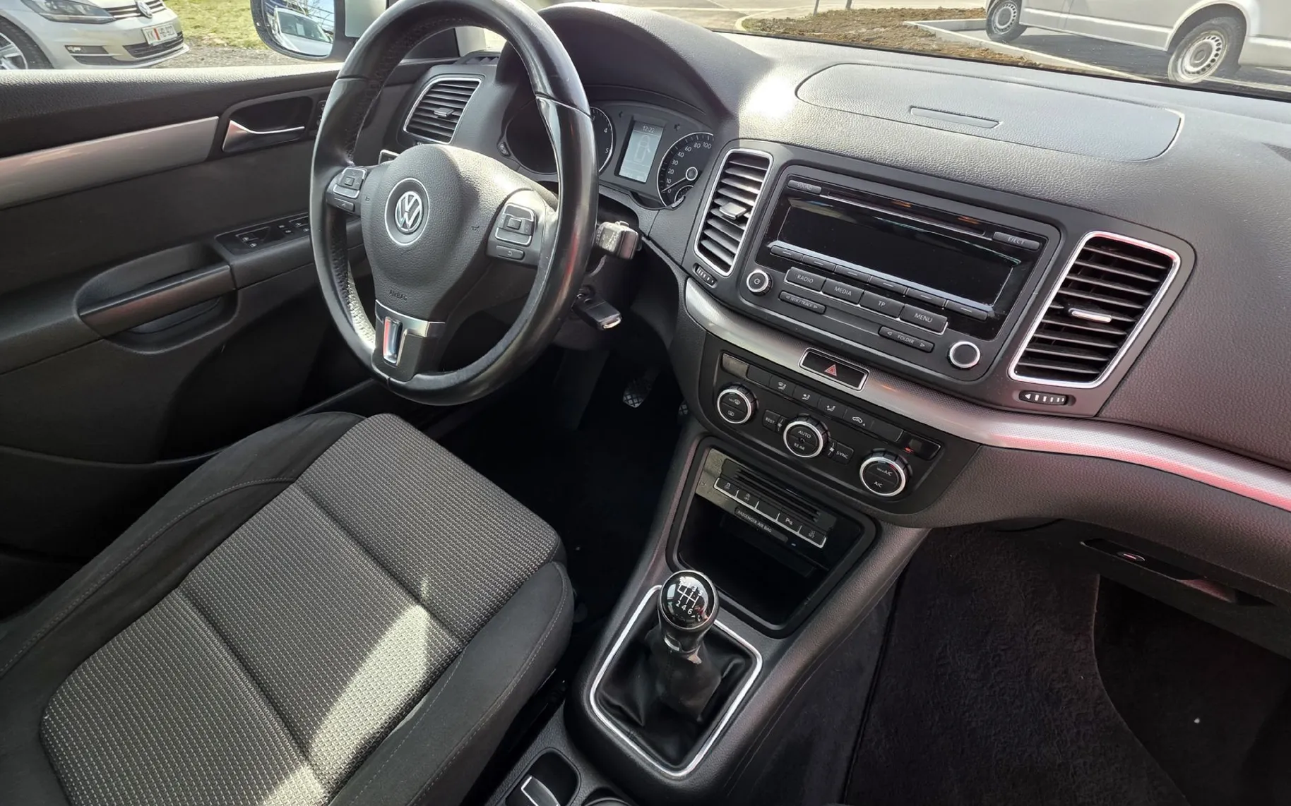 Zunanja slika - VW Sharan - 2.0 TDI BMT Comfortline.7 sedežev. SAMO 180412 KM - 8