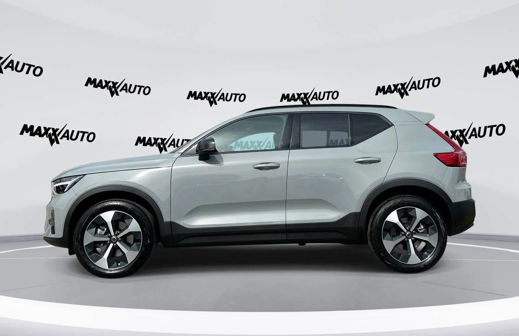 Zunanja slika - Volvo XC40 - B3P Plus Dark Avt - 7
