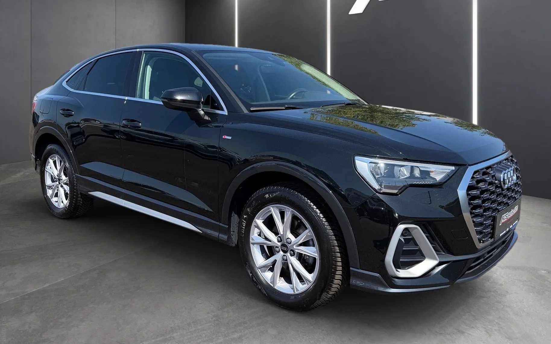 Zunanja slika - Audi Q3 Sportback - 35TDI S line S tronic-Usnje-LED-ACC-Keyless-Kamera - 2