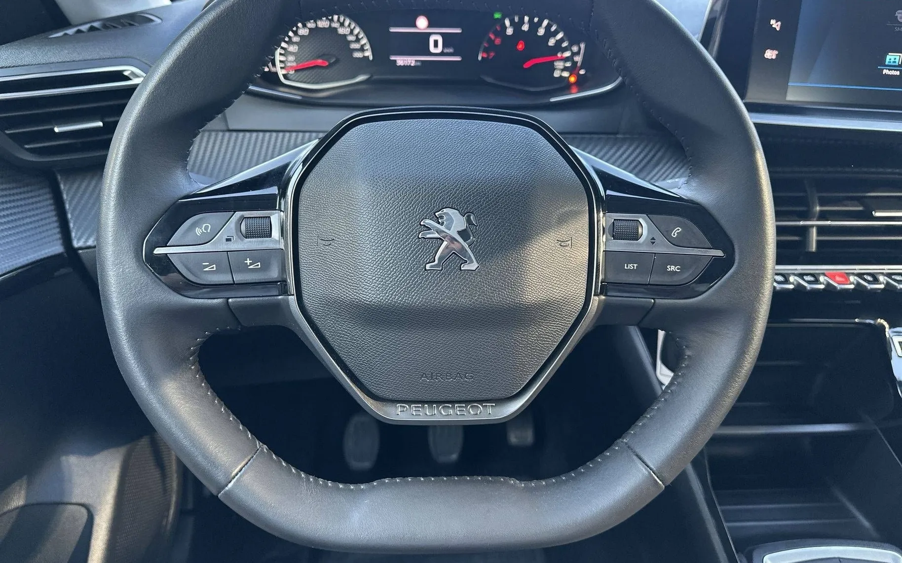 Notranja slika - Peugeot 208 - 1.2 PureTech 75 S S Active - 14