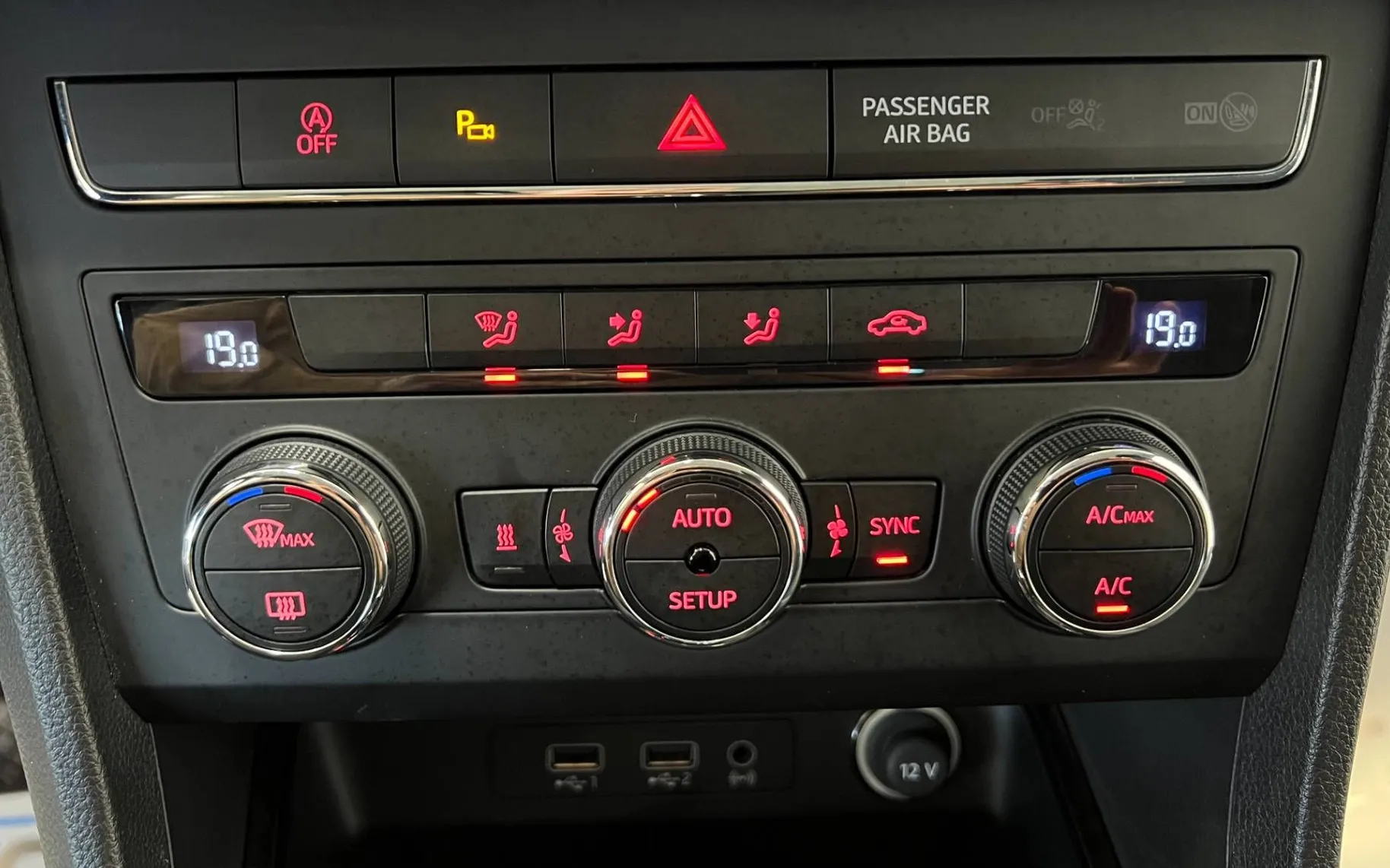 Zunanja slika - Seat Ateca - 1.4TSI-DSG-FULL-LED-KAM360-VIRTUAL-NAVI-WEBASTO... - 19