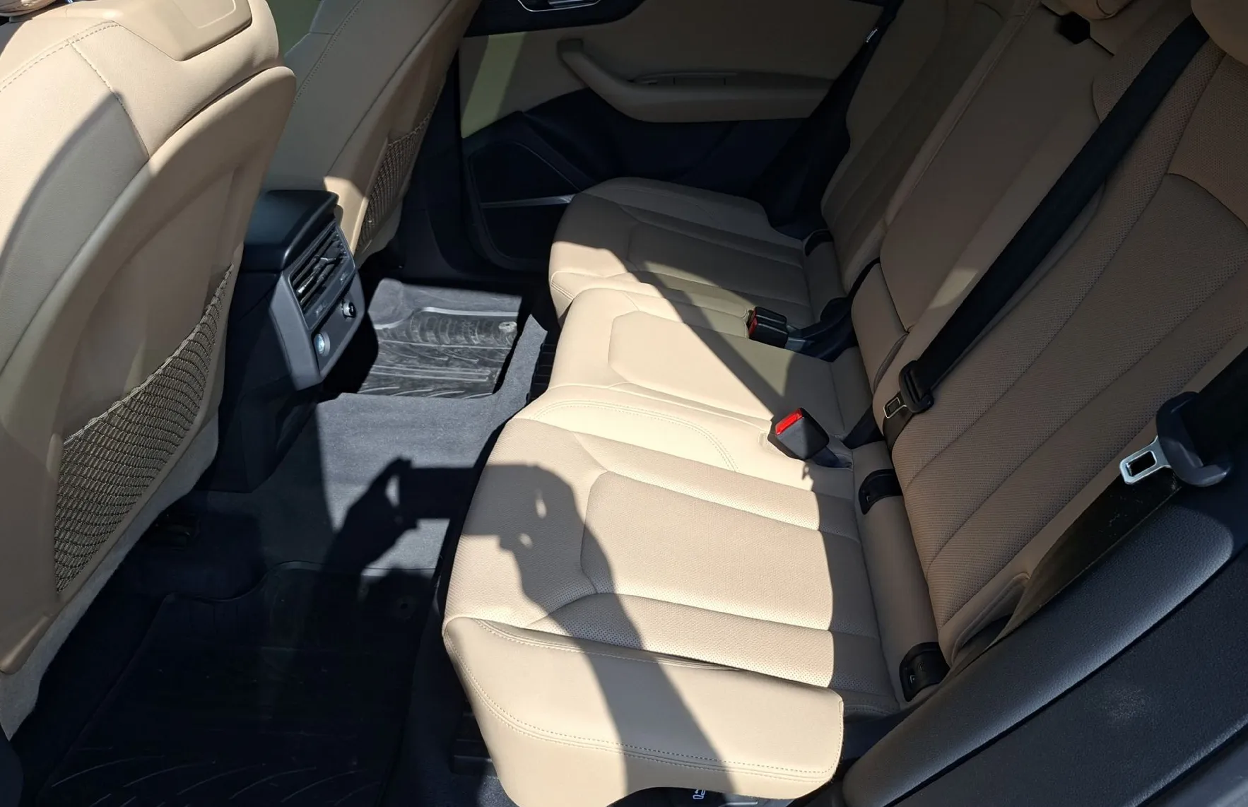 Zunanja slika - Audi Q8 - 45 TDI S-Line Quattro - 9