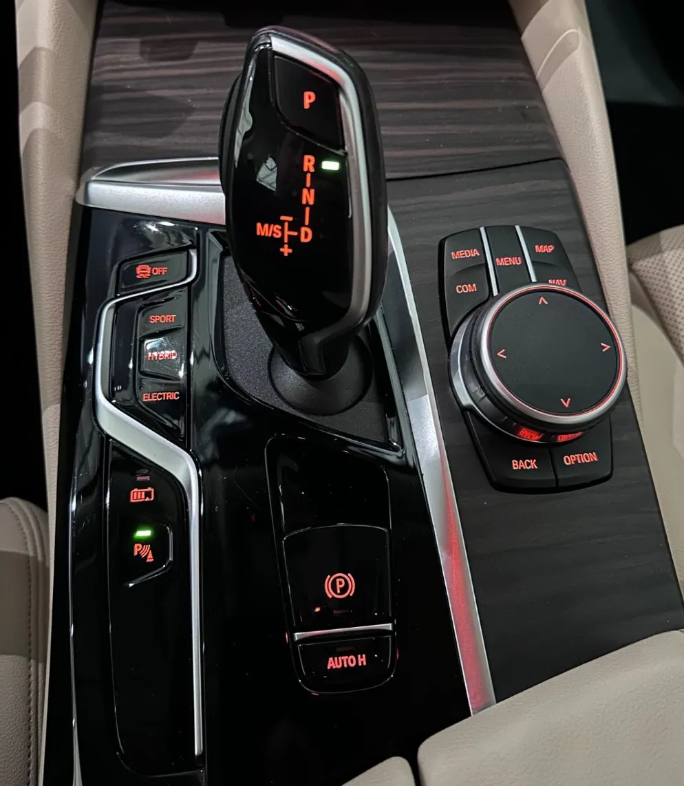 Zunanja slika - BMW Serija 5 - Touring: 530e Touring Avt.-USNJE-KAMERA-VK-19COL-NAVI-HU - 14