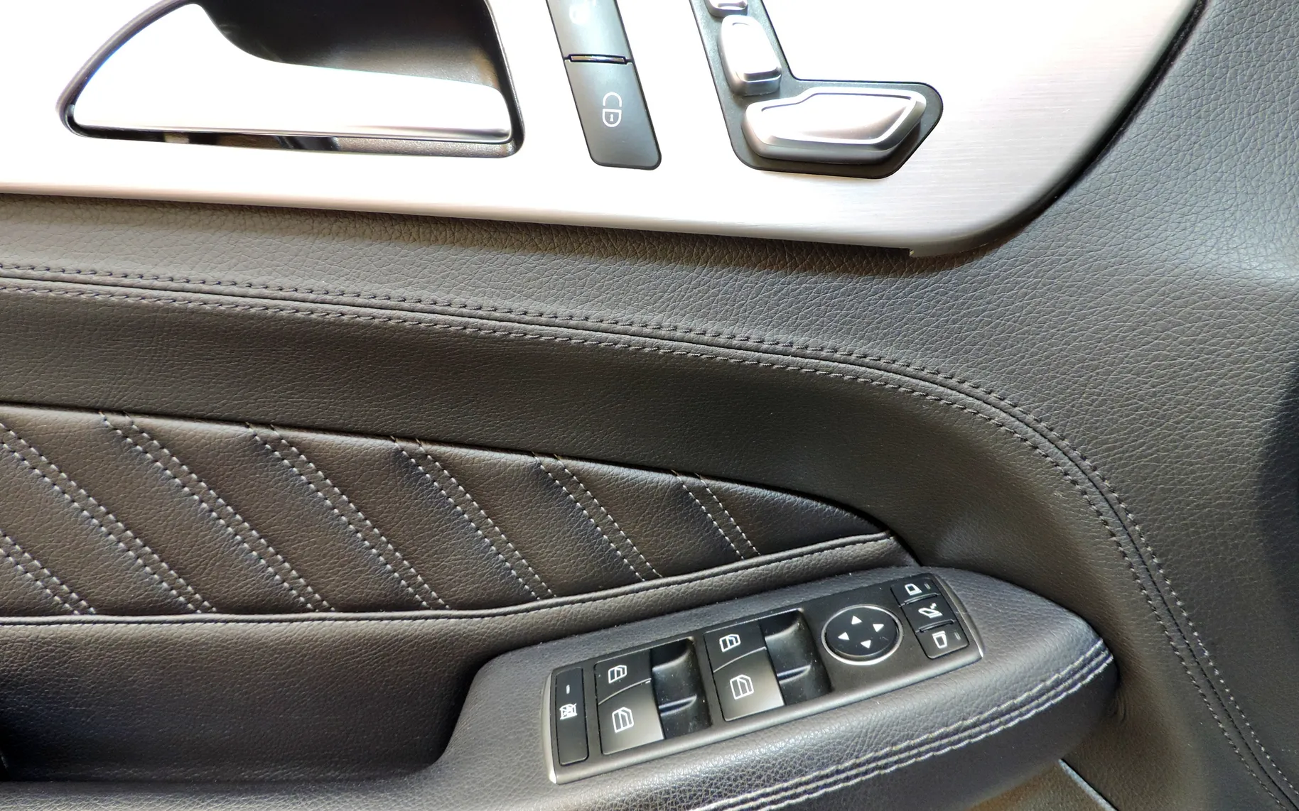 Zunanja slika - Mercedes-Benz GLE-Razred - GLE 350 d 4MATIC Avt. - 30