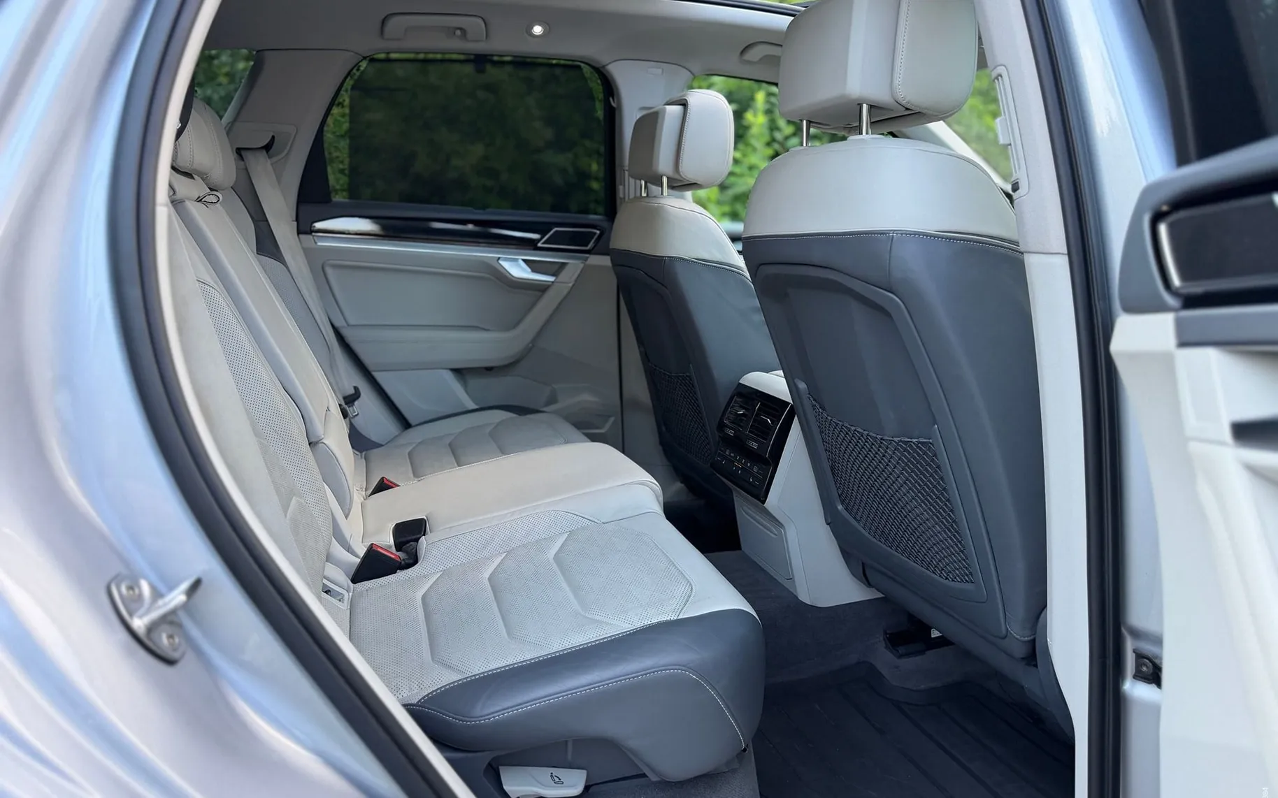 Notranja slika - Volkswagen Touareg - 4motion V6 TDI EXCLUSIVE|Zračno|Matrix|Pano|ACC - 11