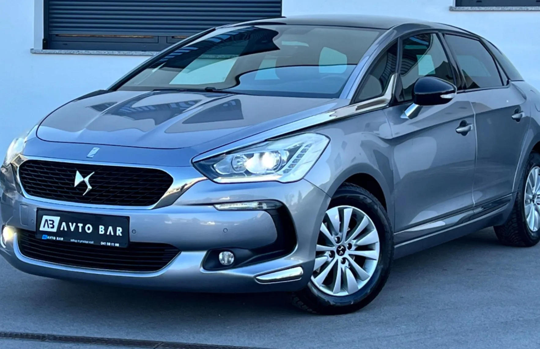 Zunanja slika - Citroën DS5 - KOT NOV+NAVI+PANORAMA+ALU+PDC - 1