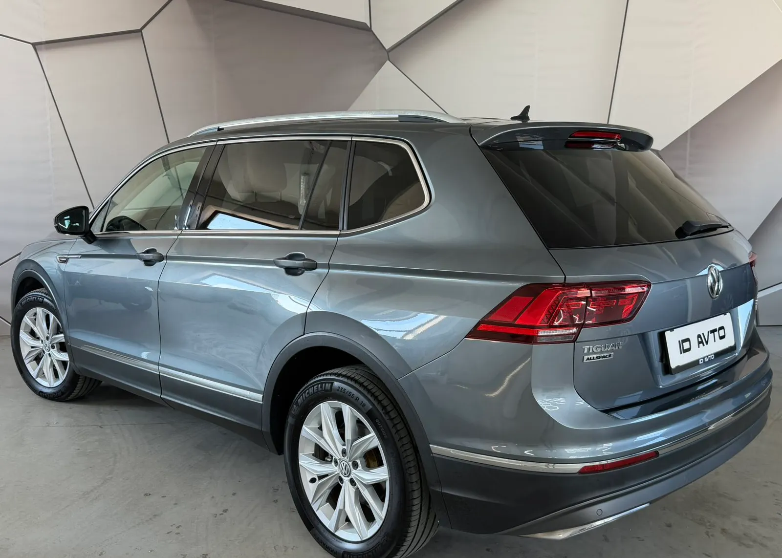 Zunanja slika - Volkswagen Tiguan - 2,0 TDI BMT Highline DSG 4MOTION - 3
